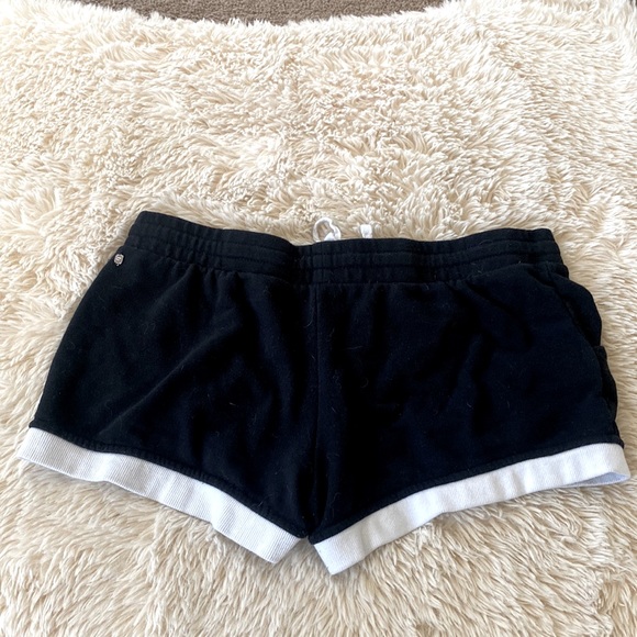 Fabletics shorts - Picture 2 of 2